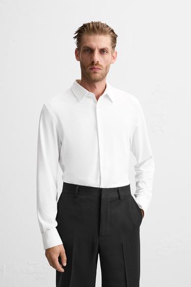 CAMISA ELÁSTICA ESTRUCTURA - Blanco de Zara