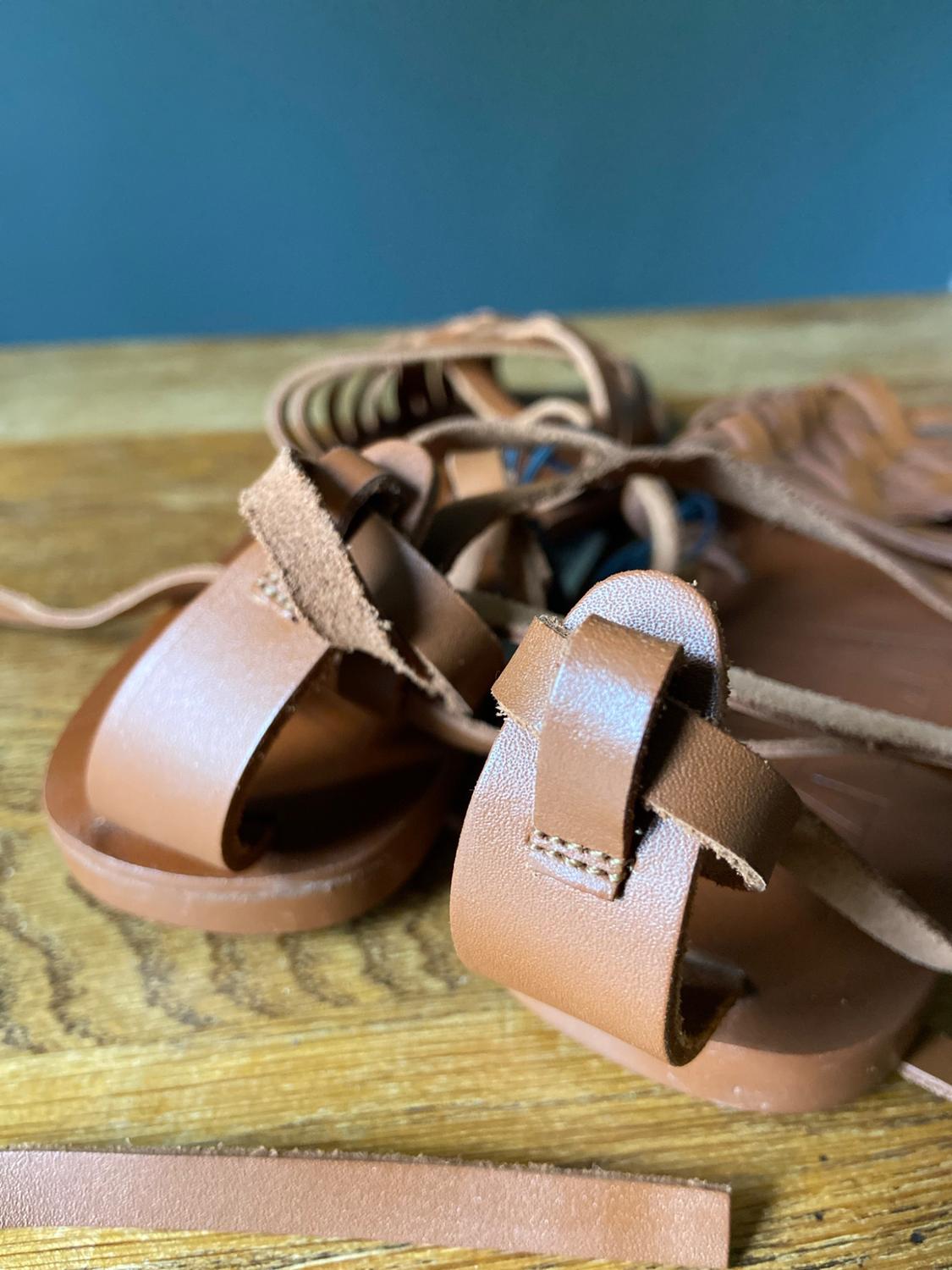 TIED LEATHER FLAT SANDALS - Image 3