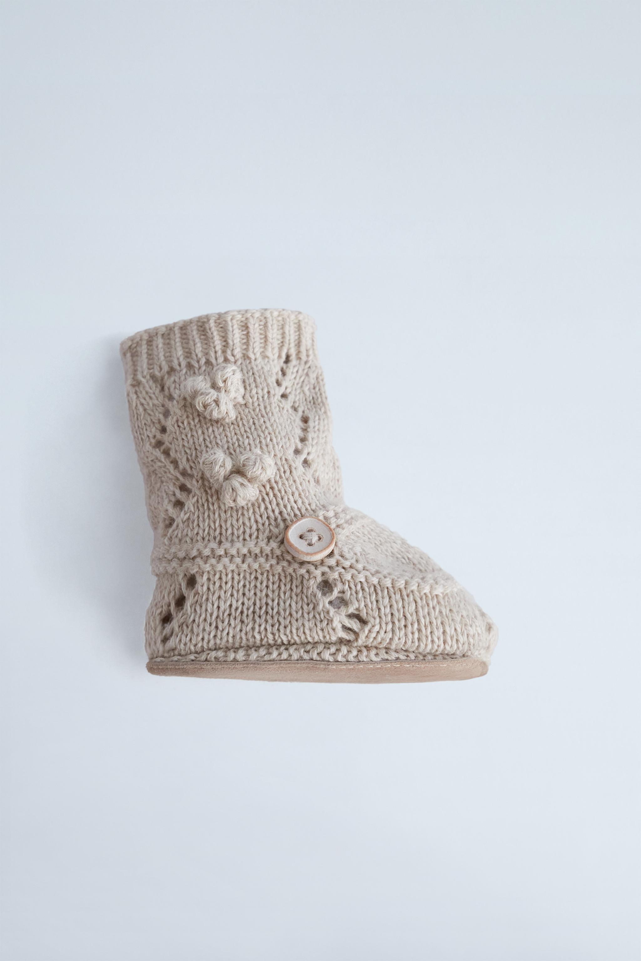 Zara hotsell baby booties