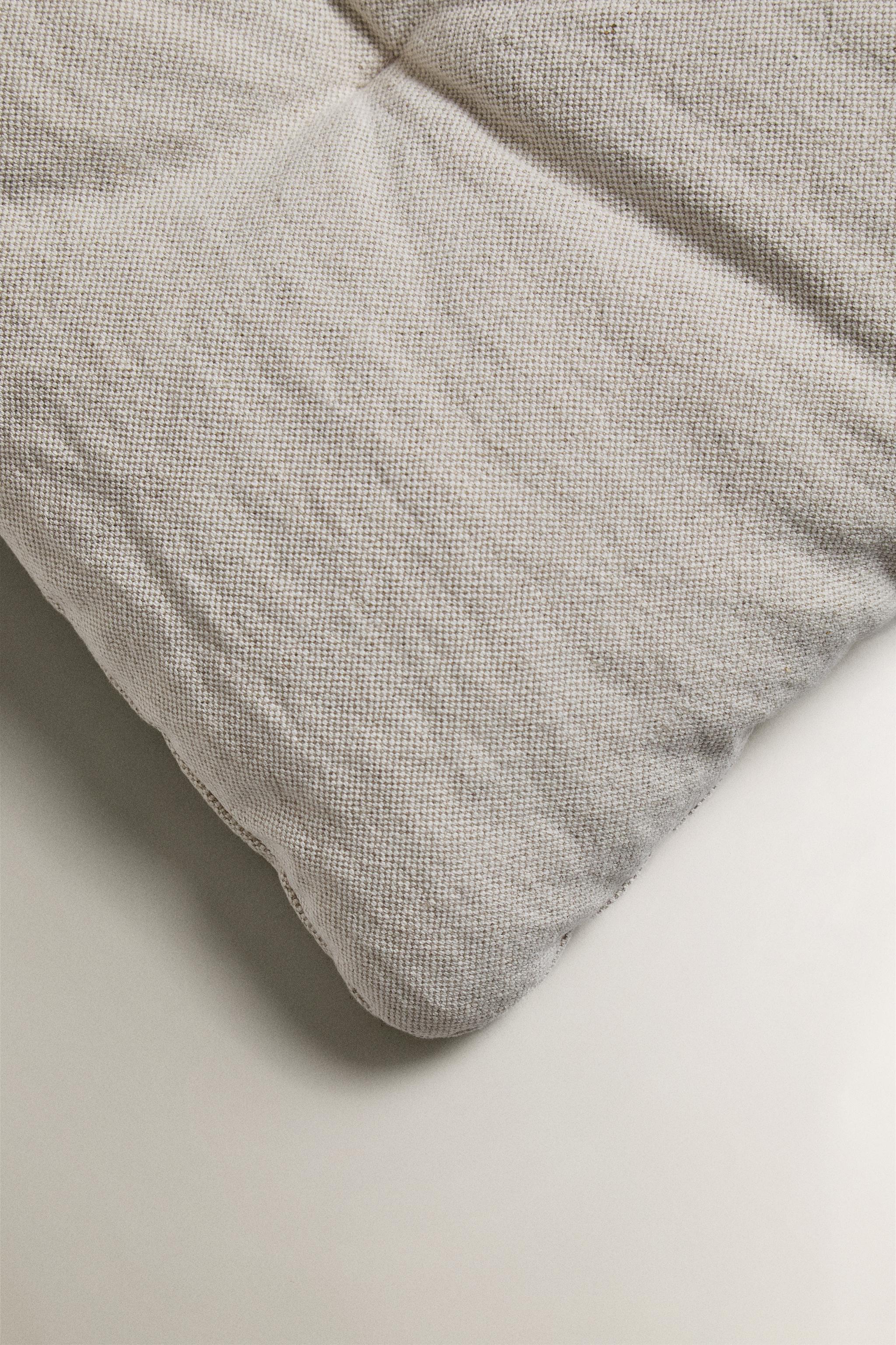 ELONGATED LINEN CUSHION — Light beige