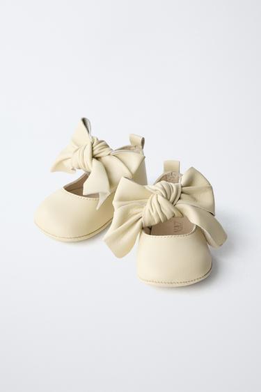 BALLERINES EN CUIR - Blanc écru de Zara - Image 2