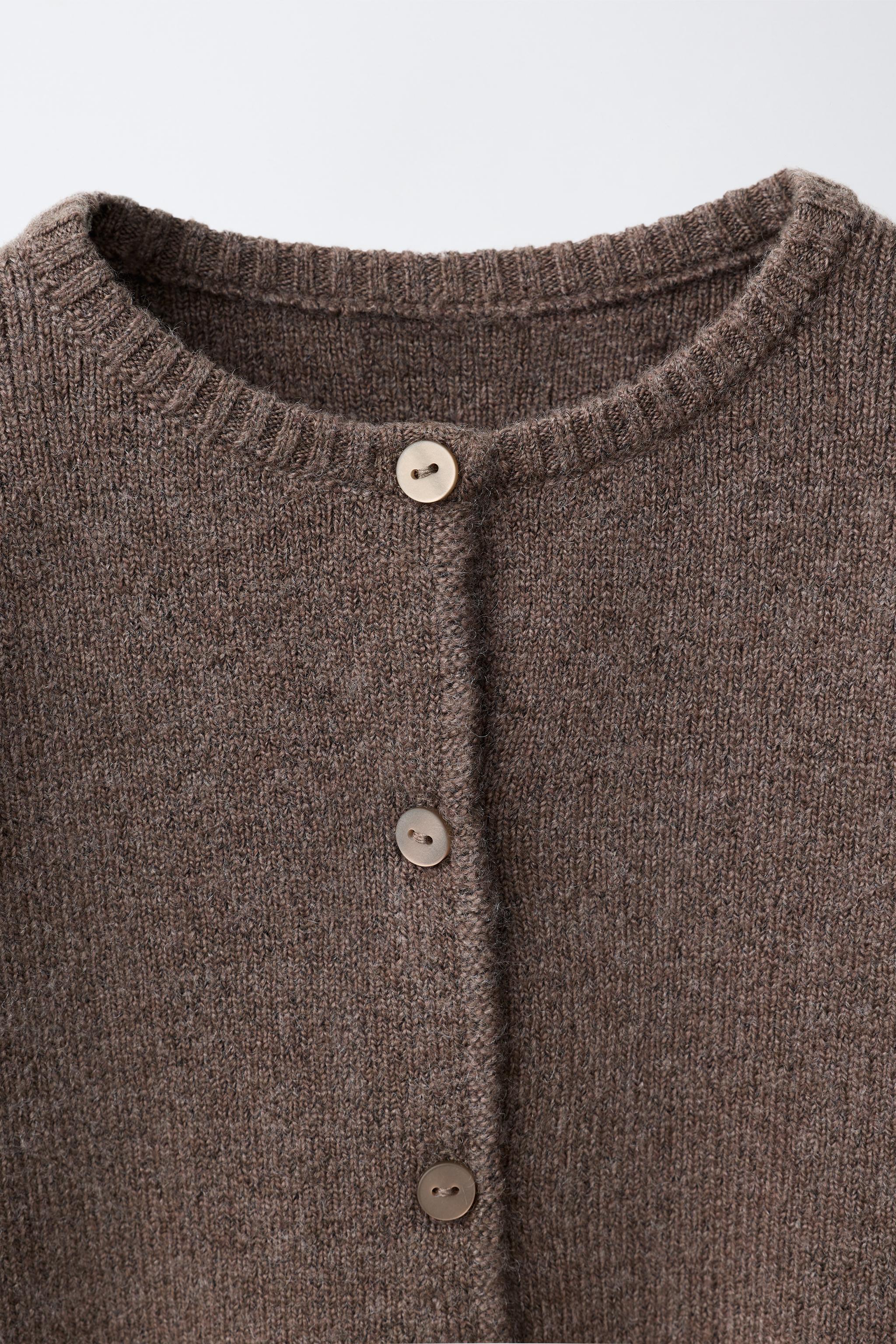 RUFFLED KNIT CARDIGAN