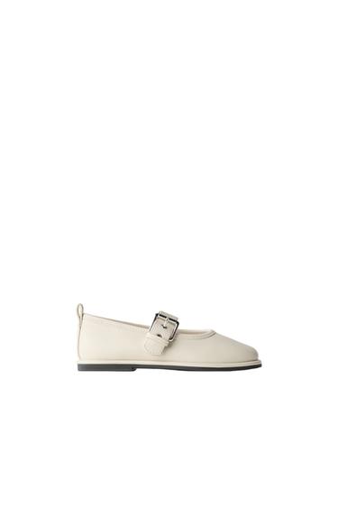 BUCKLE BALLET FLATS - White by Zara