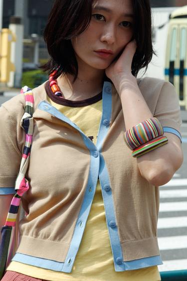 ショートスリーブニットジャケットゴールデンブラウンZaraのショートスリーブニットジャケット - ゴールデンブラウン 