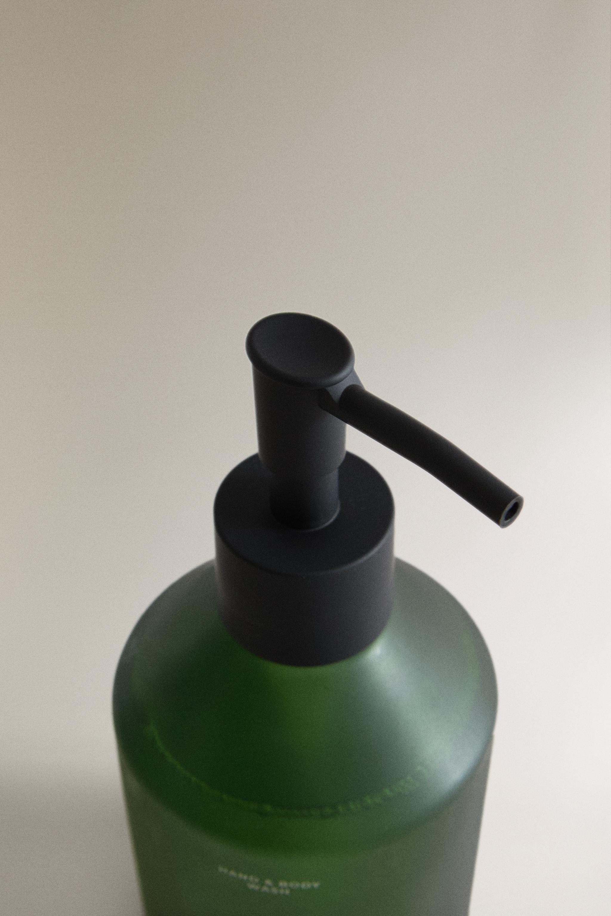 (16.91 oz) VIBRANT WOOD LIQUID SOAP