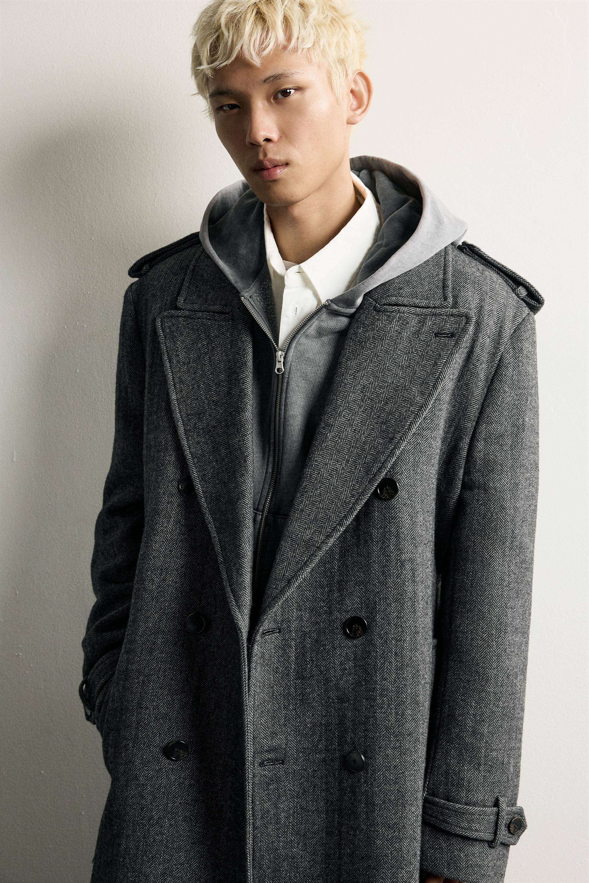 MANTEAU À BOUTONNAGE CROISÉ AVEC LAINE ET CEINTURE