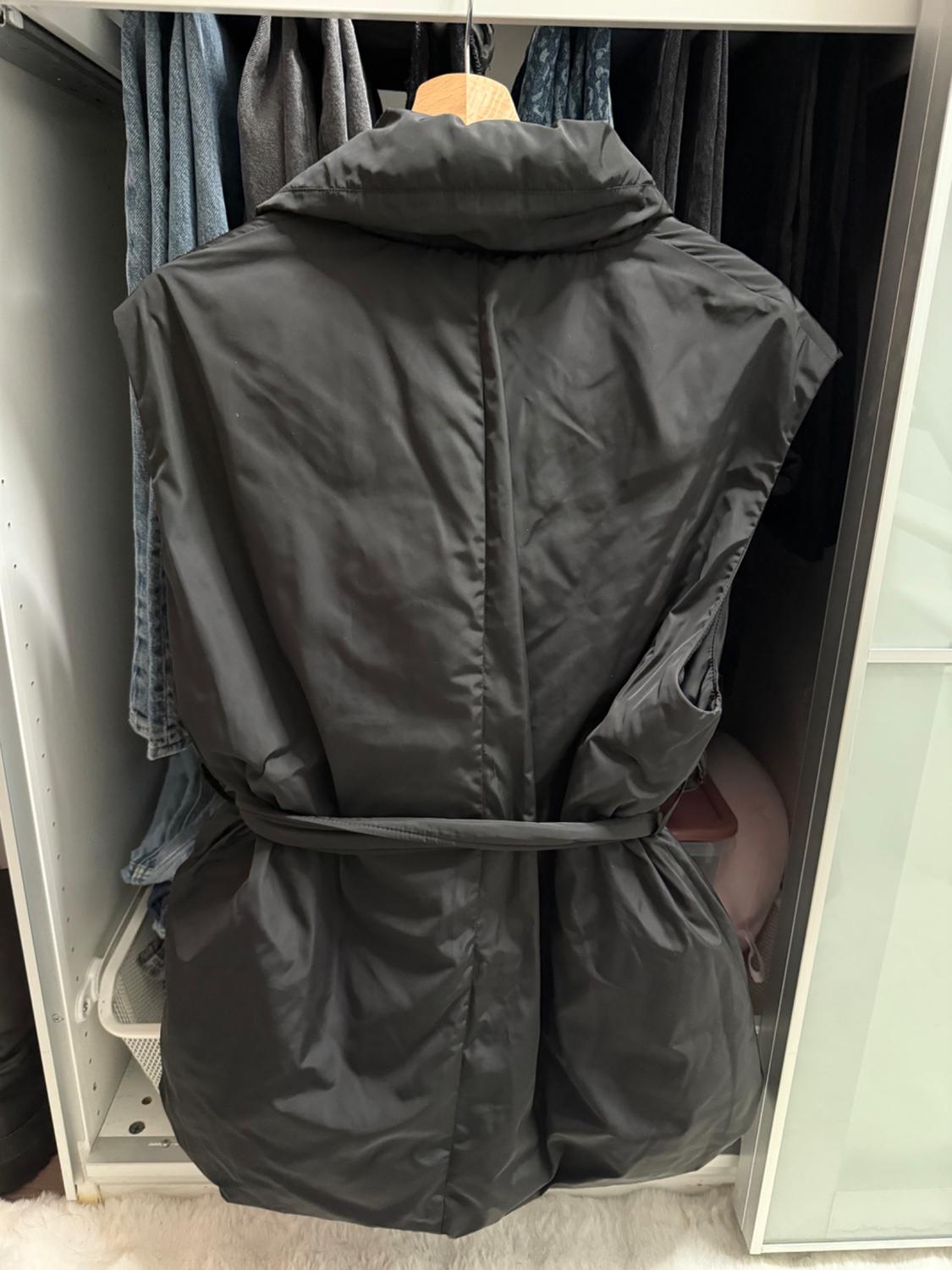 QUILTED GILET WITH BELT - Image 4