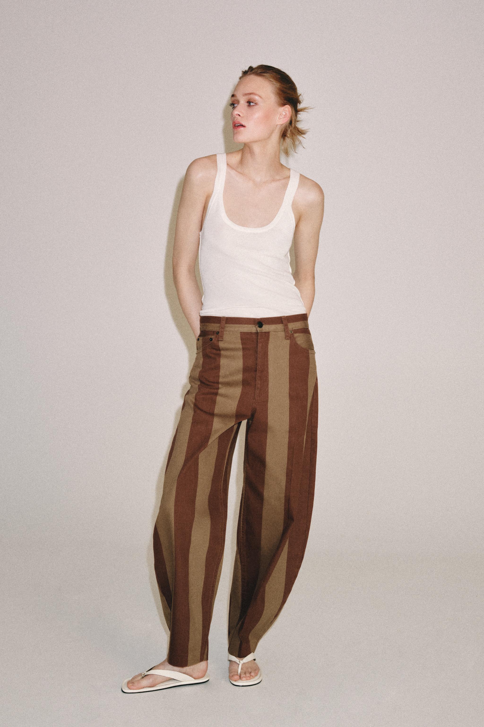 Женские джинсы Zara ZW COLLECTION TAPERED HIGH-RISE STRIPED JEANS — фото 3