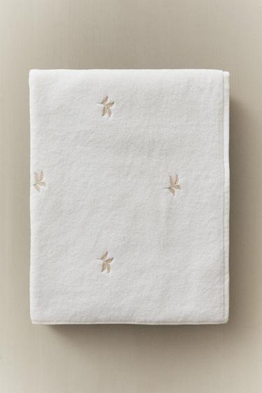 LEAF PRINT COTTON BATH TOWEL — Oyster-white 1