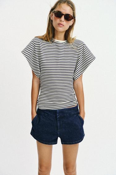 T-SHIRT AJUSTÉ À RAYURES - Rayures de Zara - Image 1