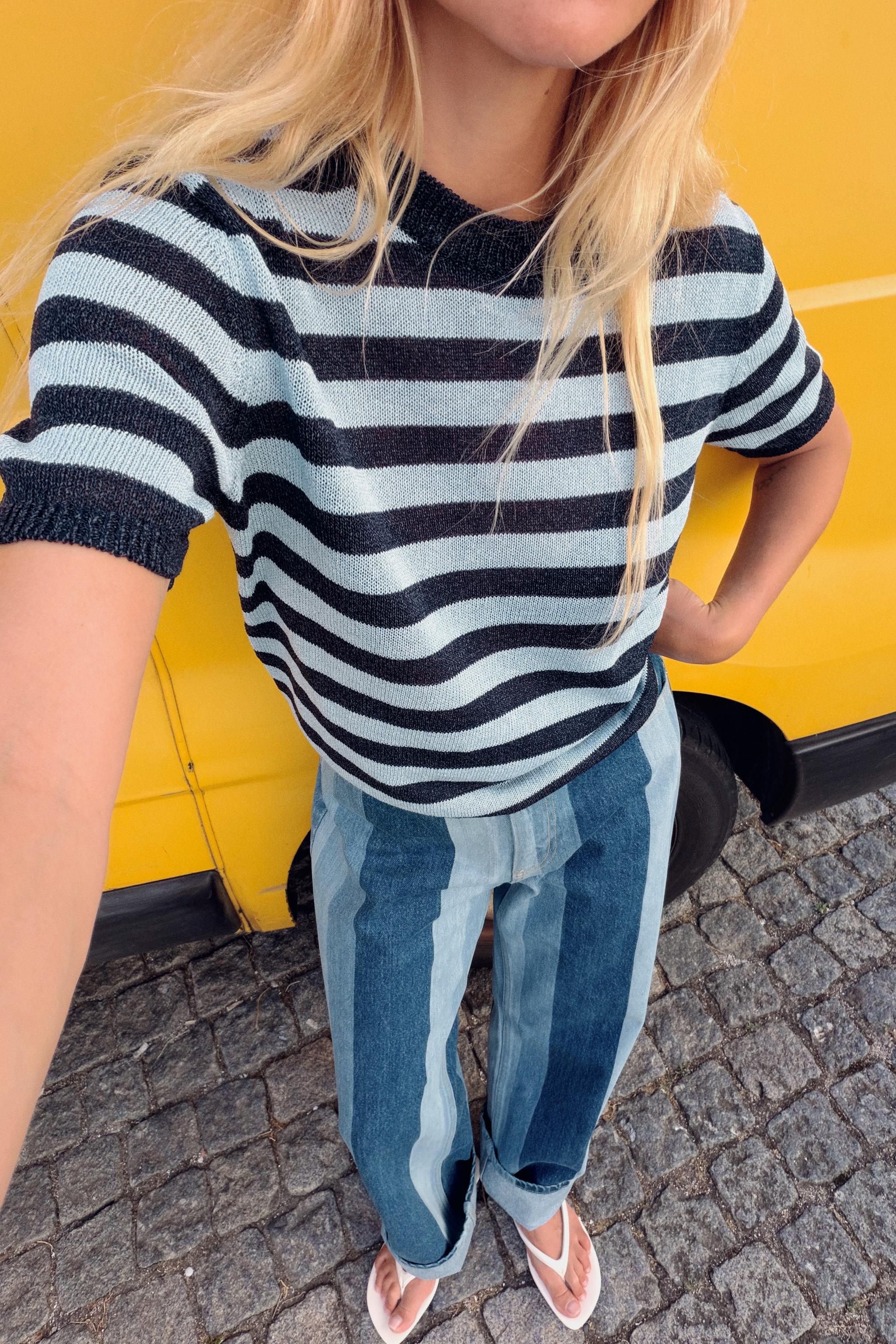SHORT SLEEVE KNIT TOP