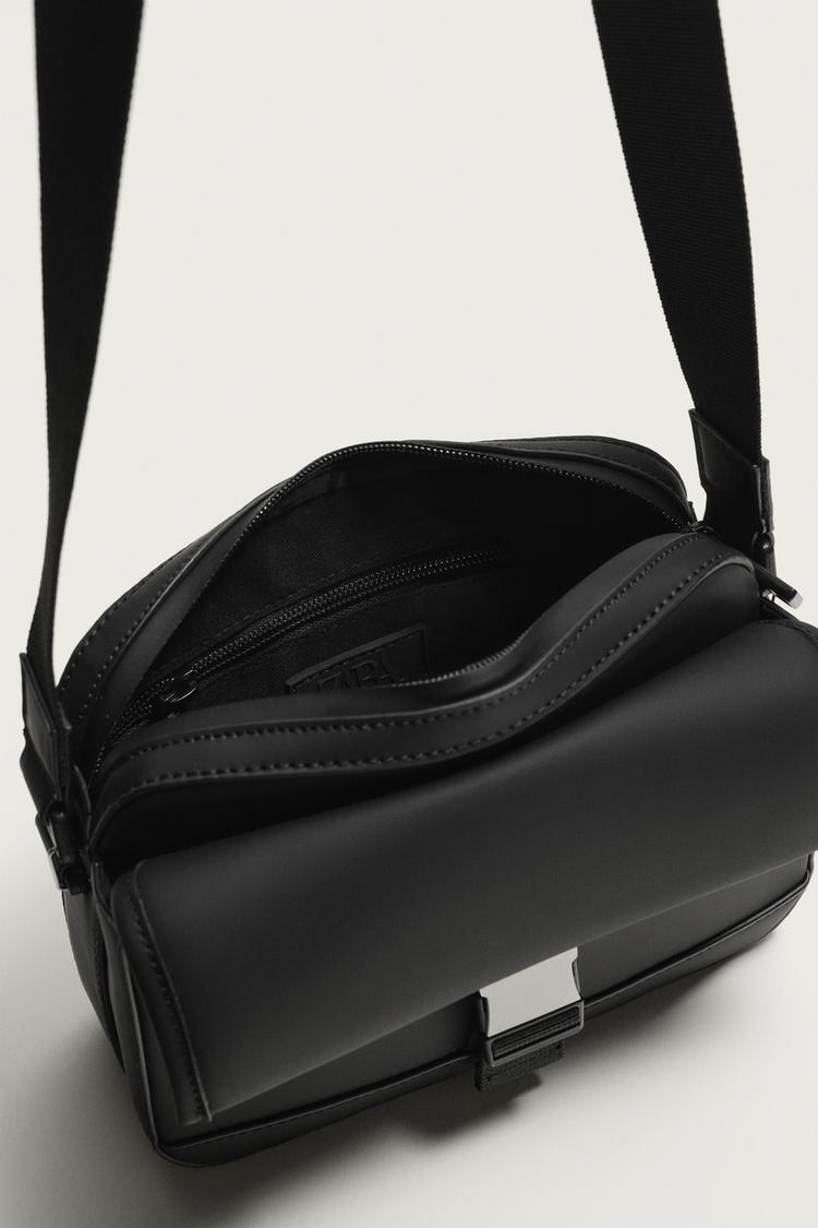 Bolsa cruzada de caucho con hebilla 6