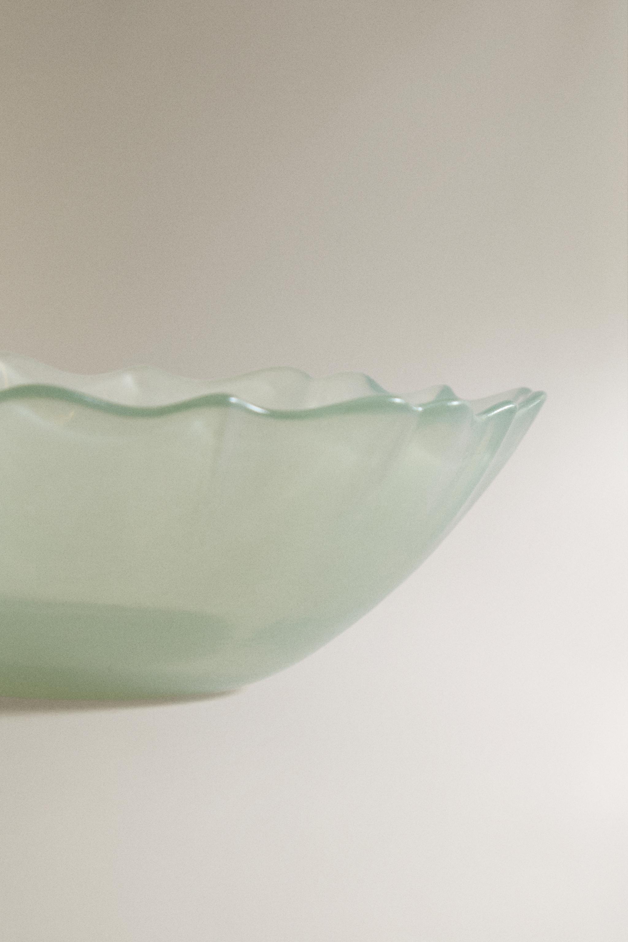 WAVY GLASS BOWL