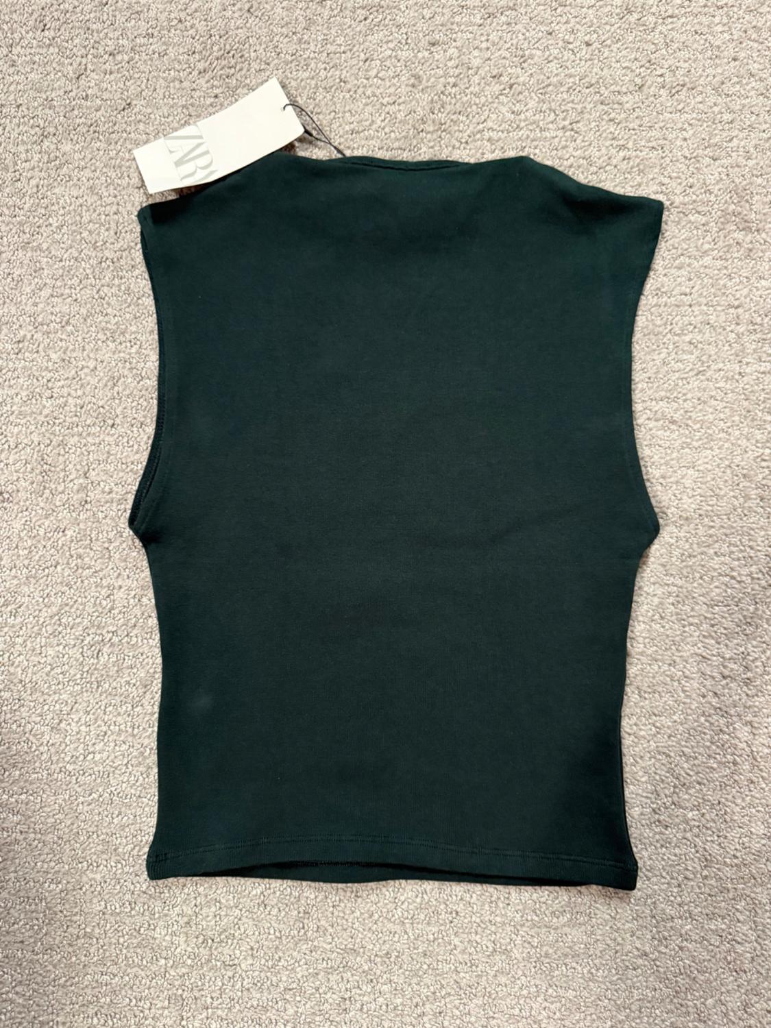SLEEVELESS MOCK NECK TOP - Image 2