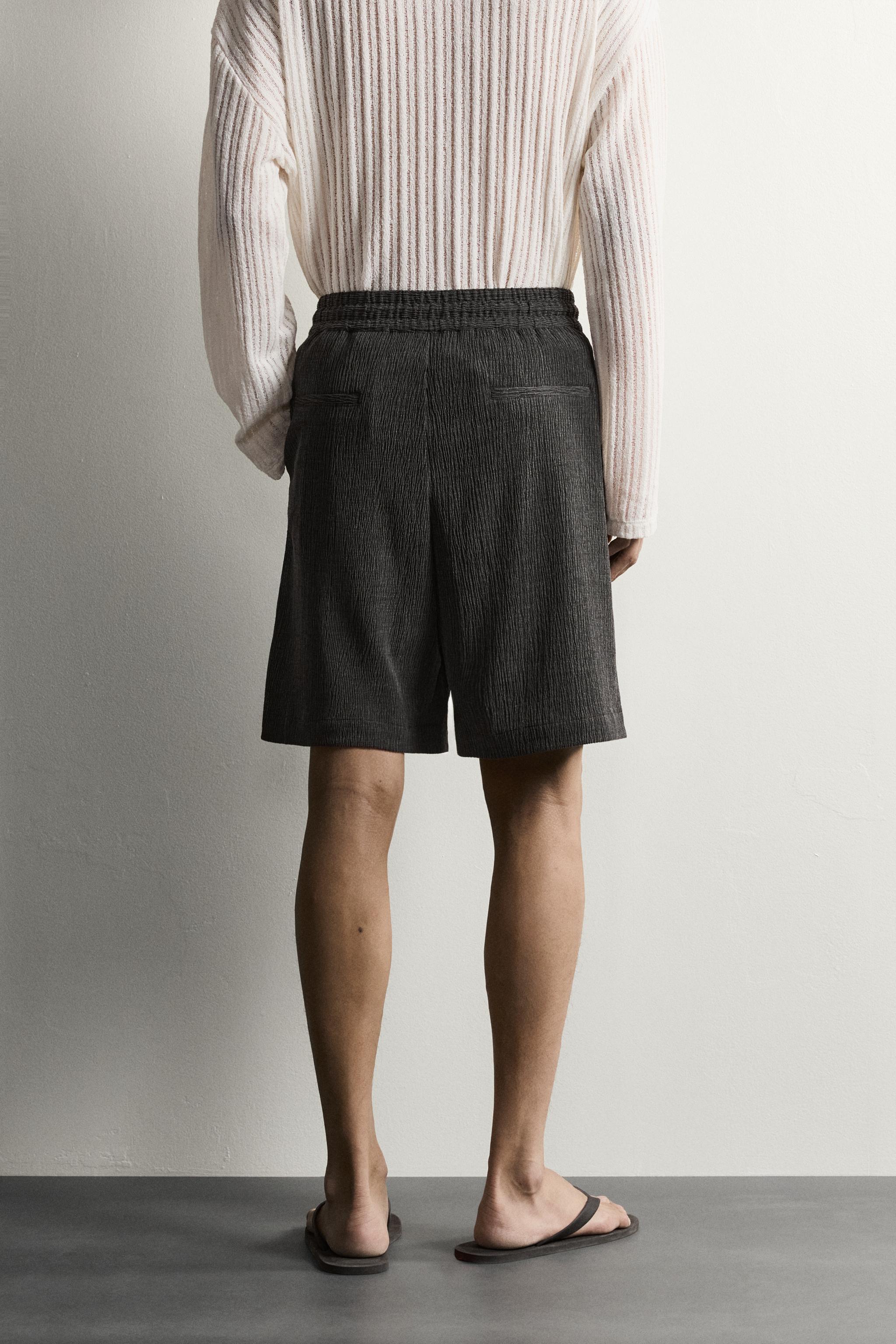 TEXTURED RELAXED FIT SHORTS