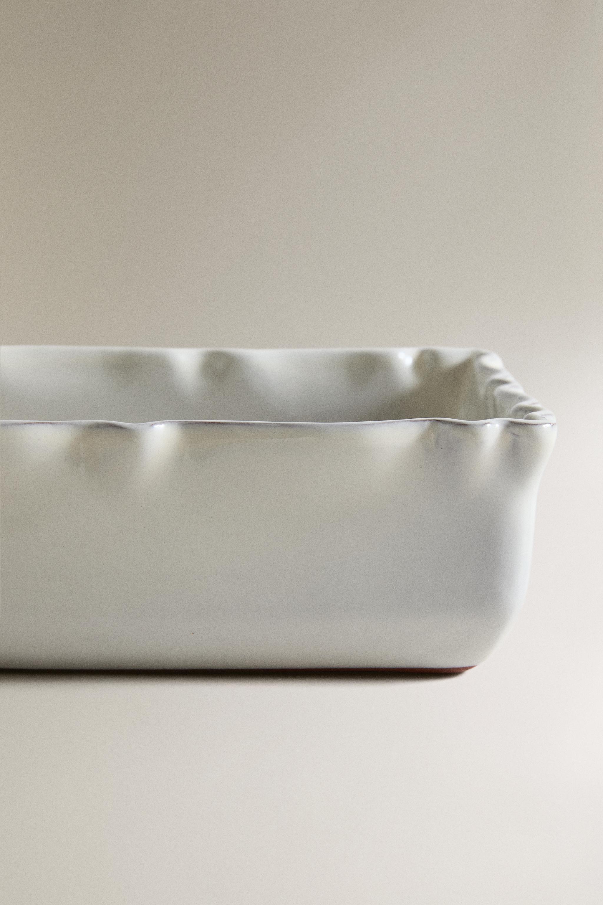 TEXTURED EARTHENWARE OVEN SERVING DISH