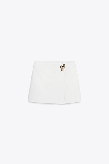 SHORT-SAIA ASSIMÉTRICA COM APLIQUE - Branco-marfim da Zara