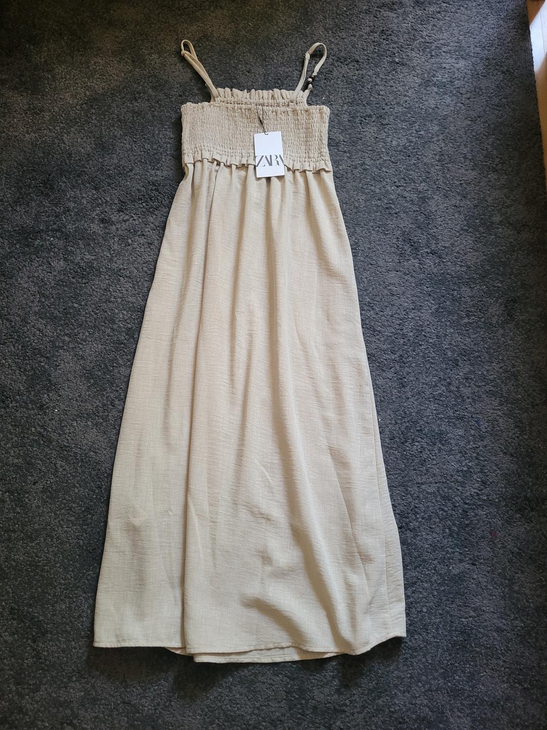 MIDI DRESS WITH SMOCKED DETAIL - Image 2