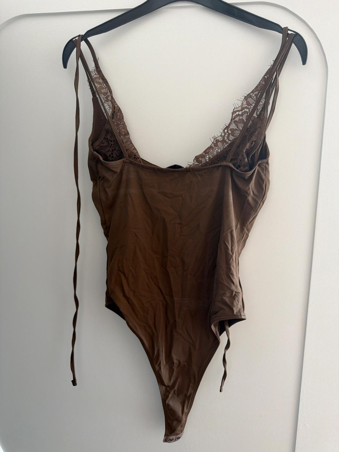 HALTER BODYSUIT WITH LACE TRIM - Image 2