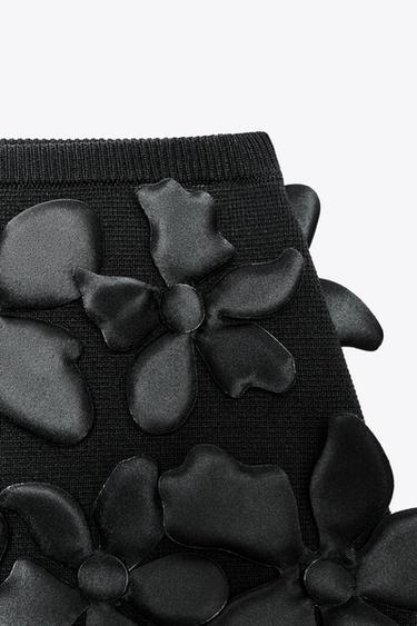 FLORAL TEXTURED KNIT MINI SKIRT - Black by Zara