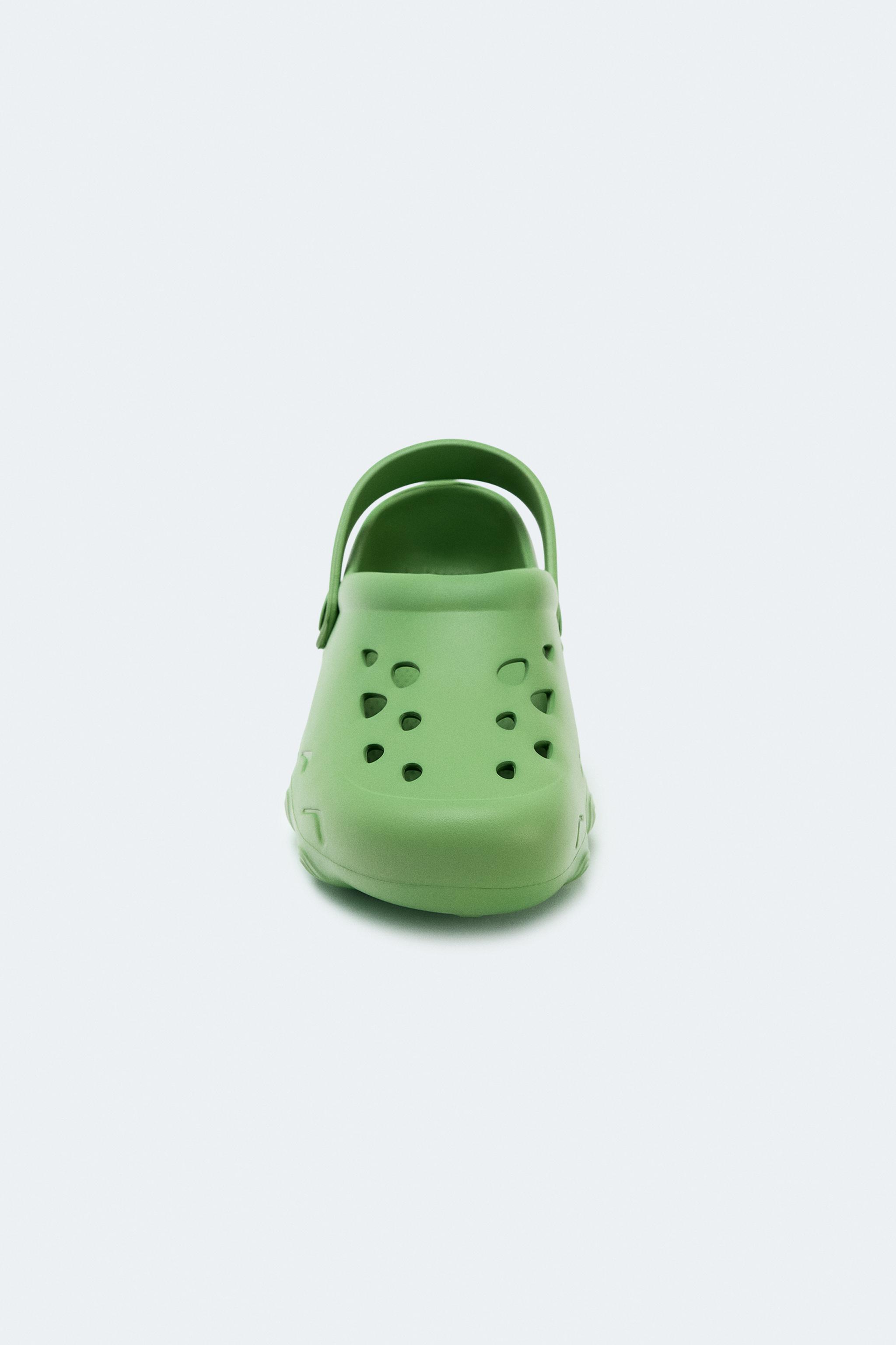 RUBBERIZED SPORT CLOGS