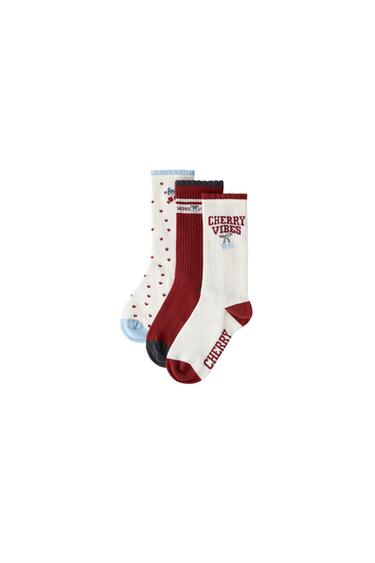 PACK TRES CALCETINES CEREZAS Y TEXTOS - Crudo de Zara