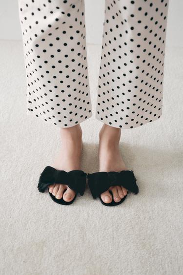 SPLIT SUEDE BOW SANDALS - Black by Zara