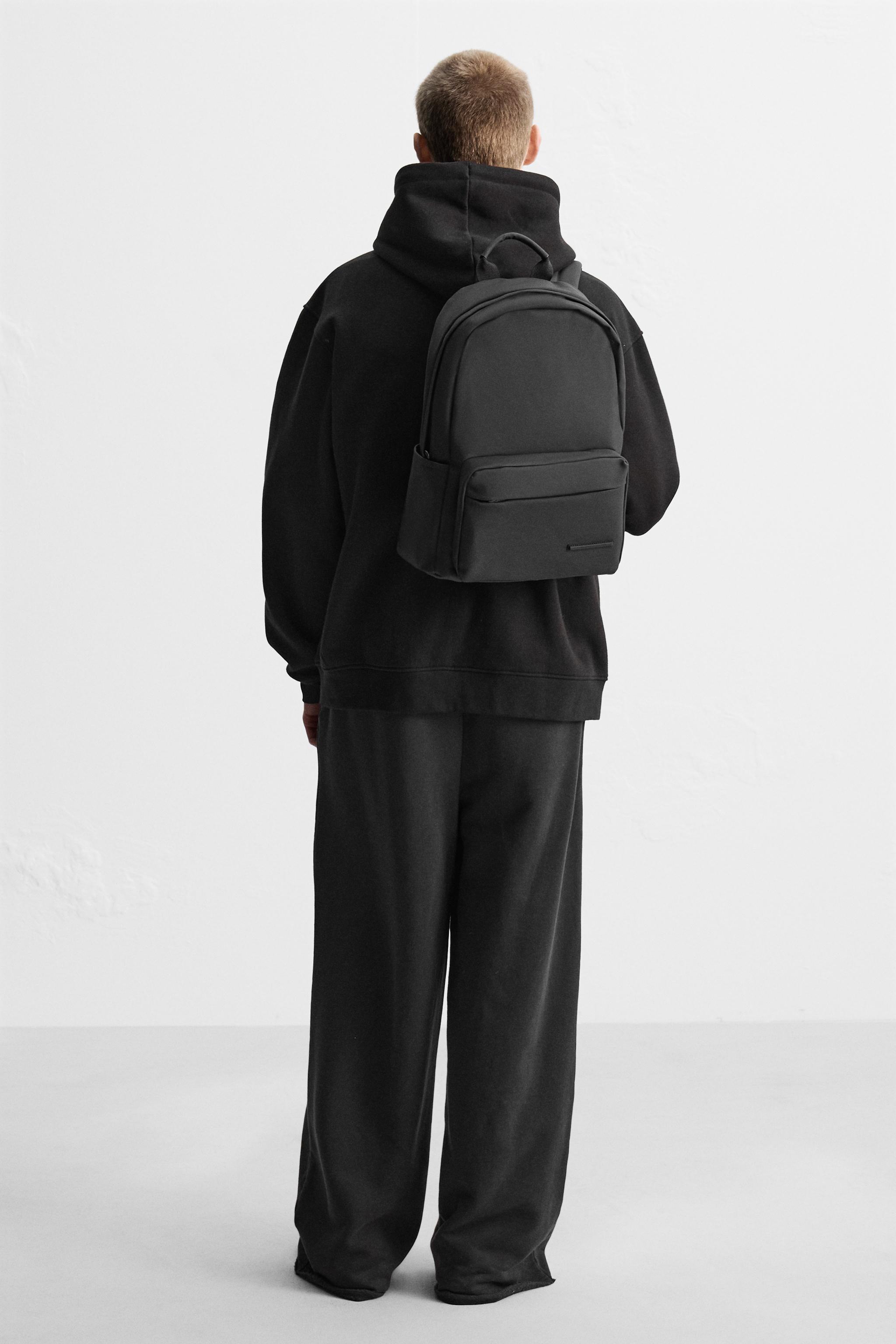 MOCHILA ENGOMADA Negro ZARA Chile - Main Image