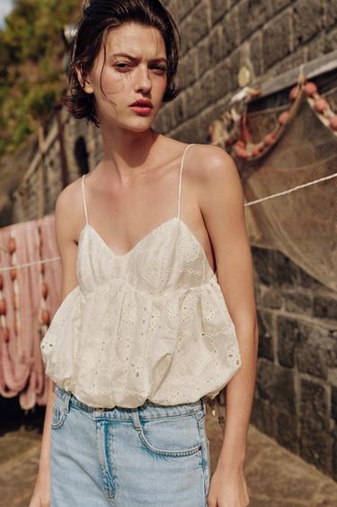 BALLONTOP MED BRODEREDE HULLER - råhvid fra Zara