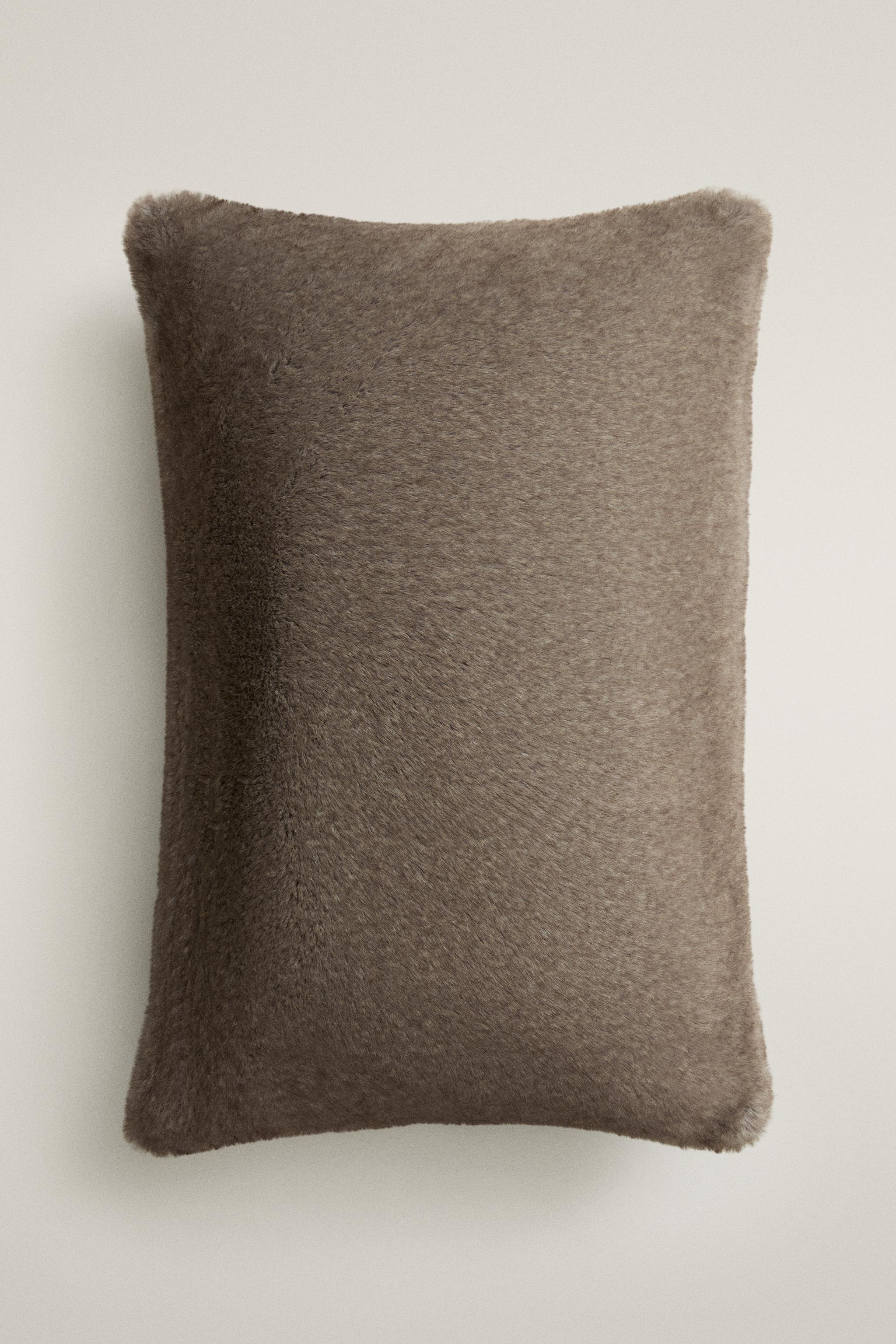 OMBRÉ FUR THROW PILLOW COVER