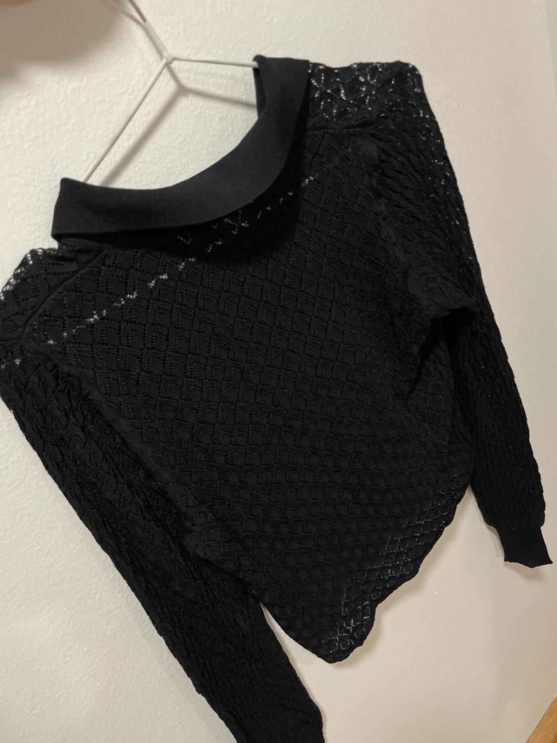 BLACK SHIRT WITH BUTTONS - Image 2
