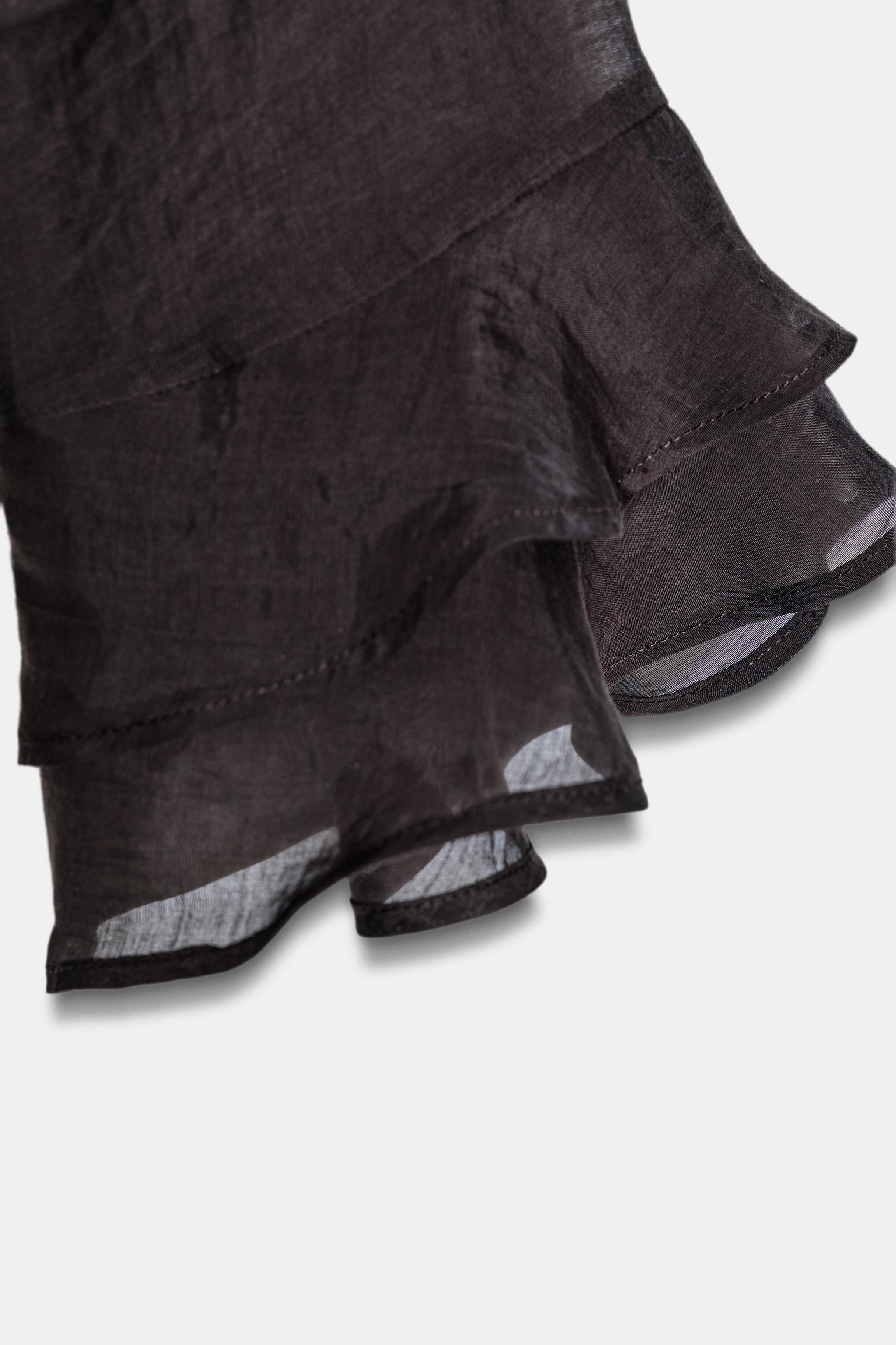 RUFFLED TOP