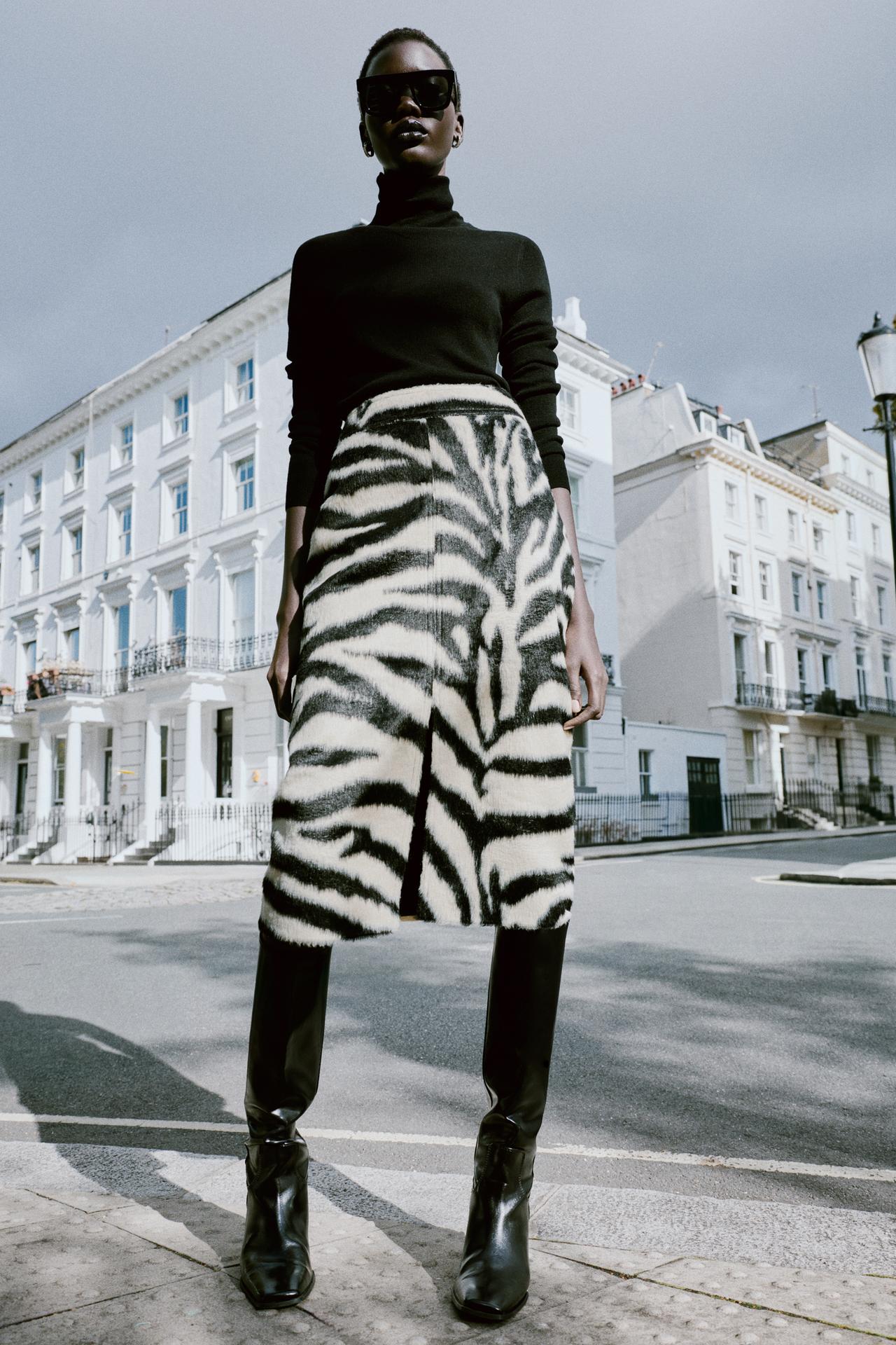 FAUX FUR EFFECT MIDI SKIRT — Black / White