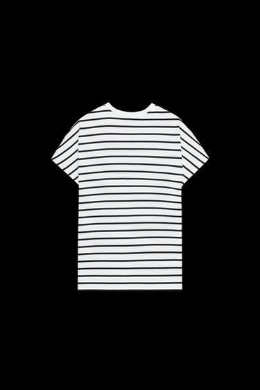 T-SHIRT MIT FALLENDEN ÄRMELN - Gestreift von Zara