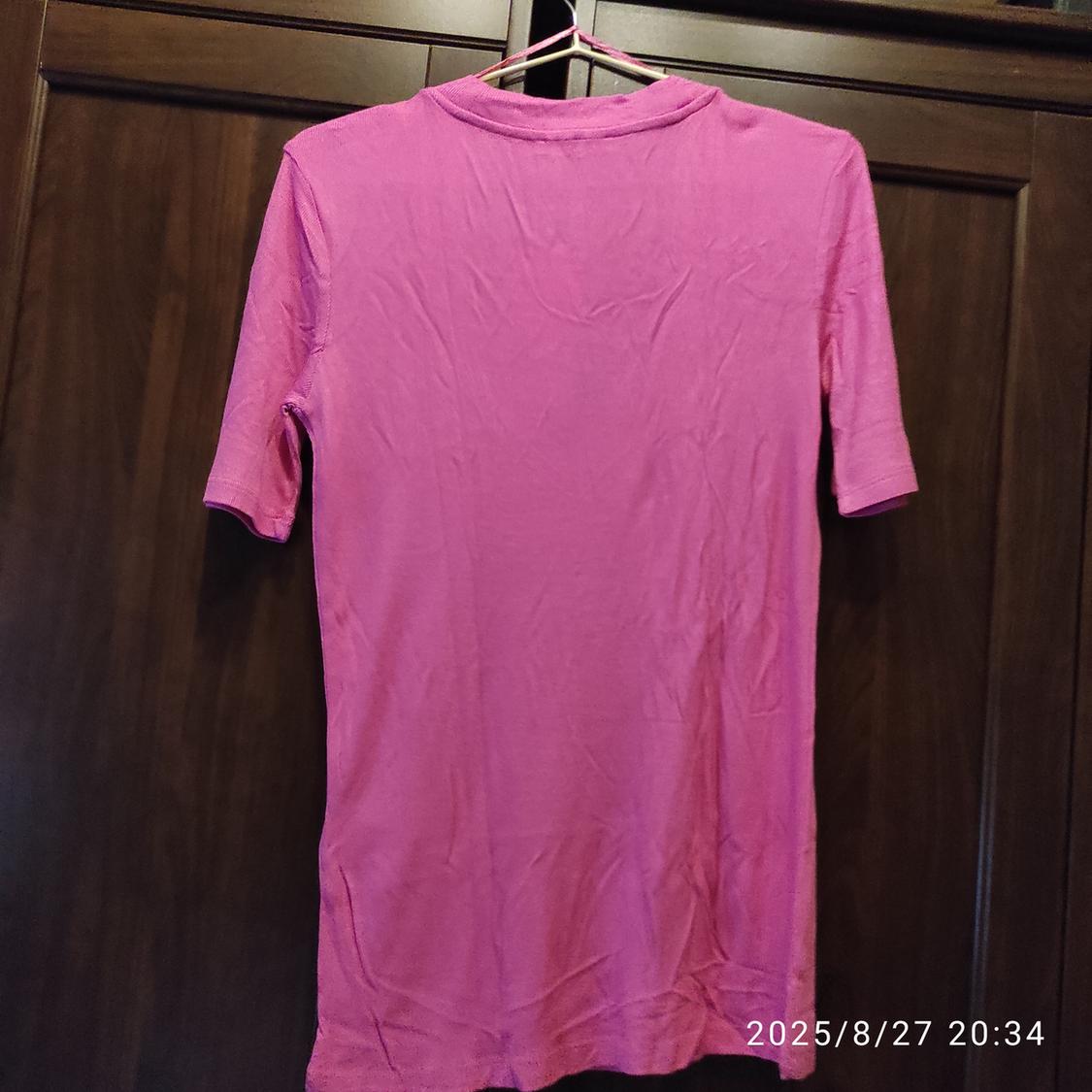 FLOWING V-NECK T-SHIRT - Image 2