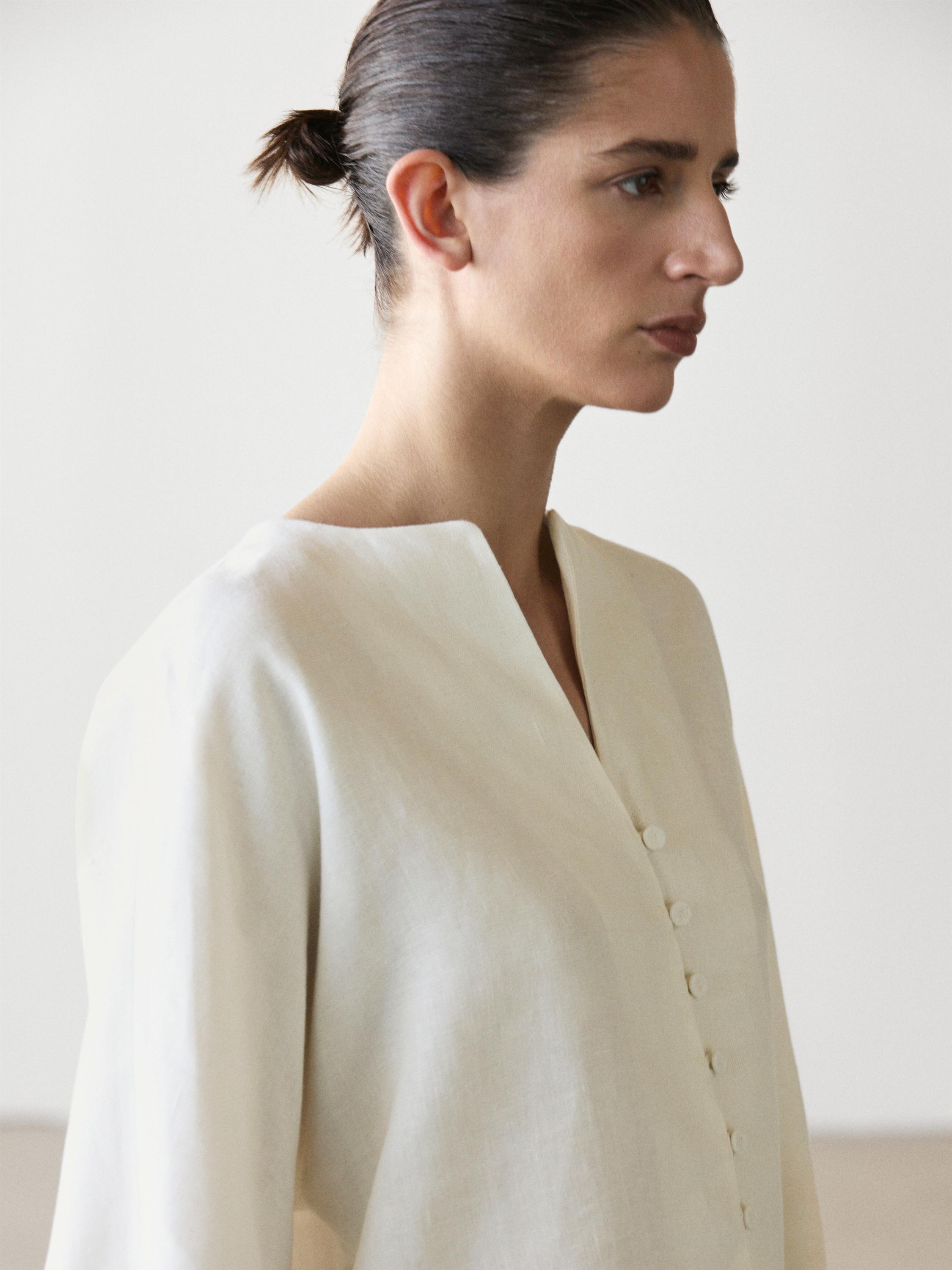 Linen jacket with button details