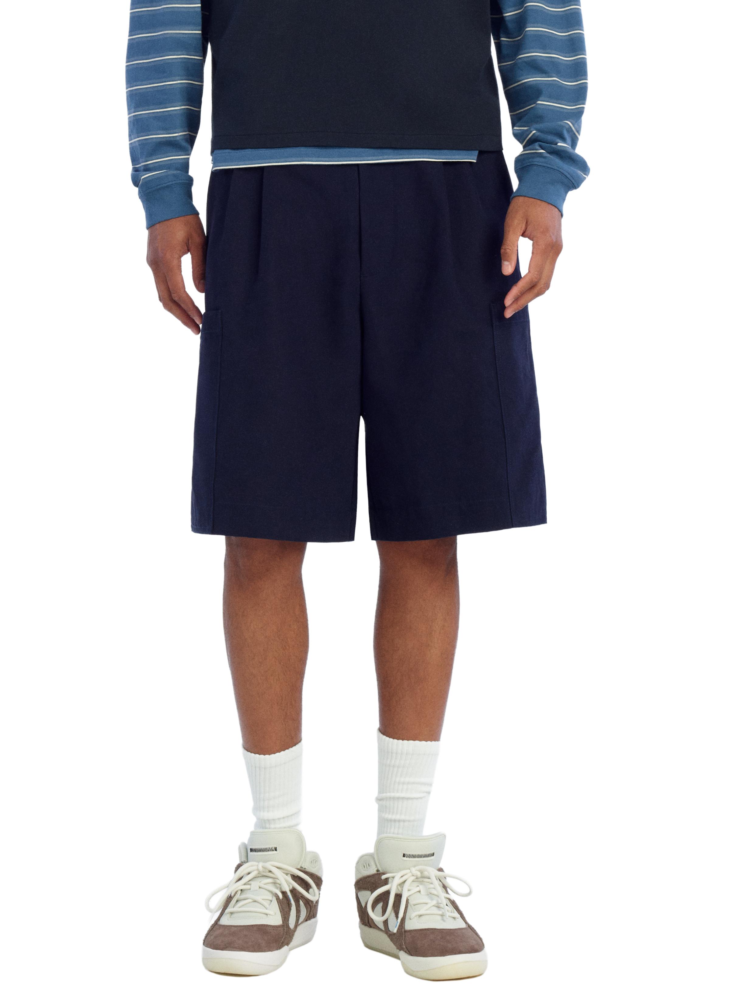 RELAXED FIT CARGO SHORTS WITH PLEATS — Navy blue