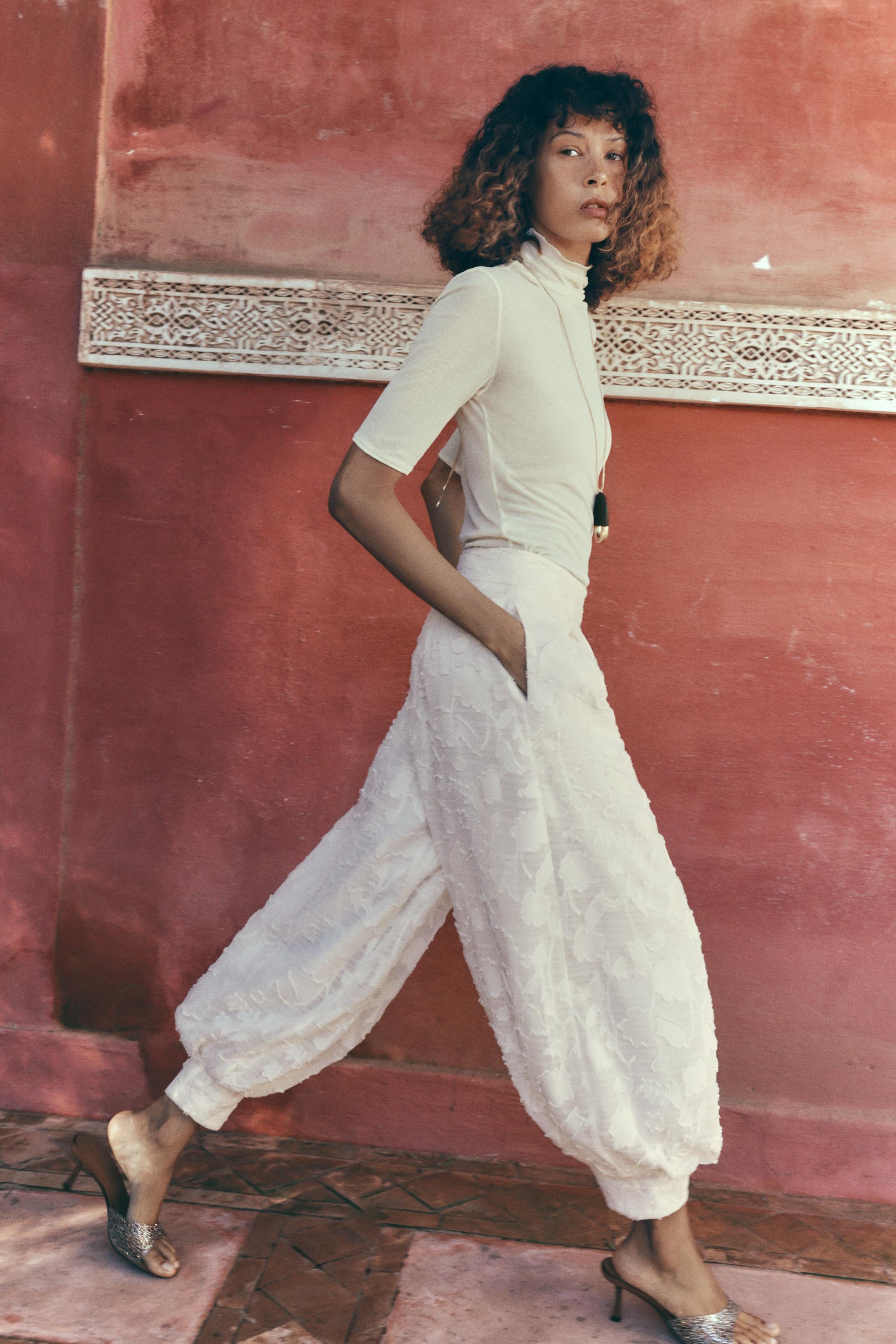 İŞLEMELİ DOKULU ŞALVAR PANTOLON