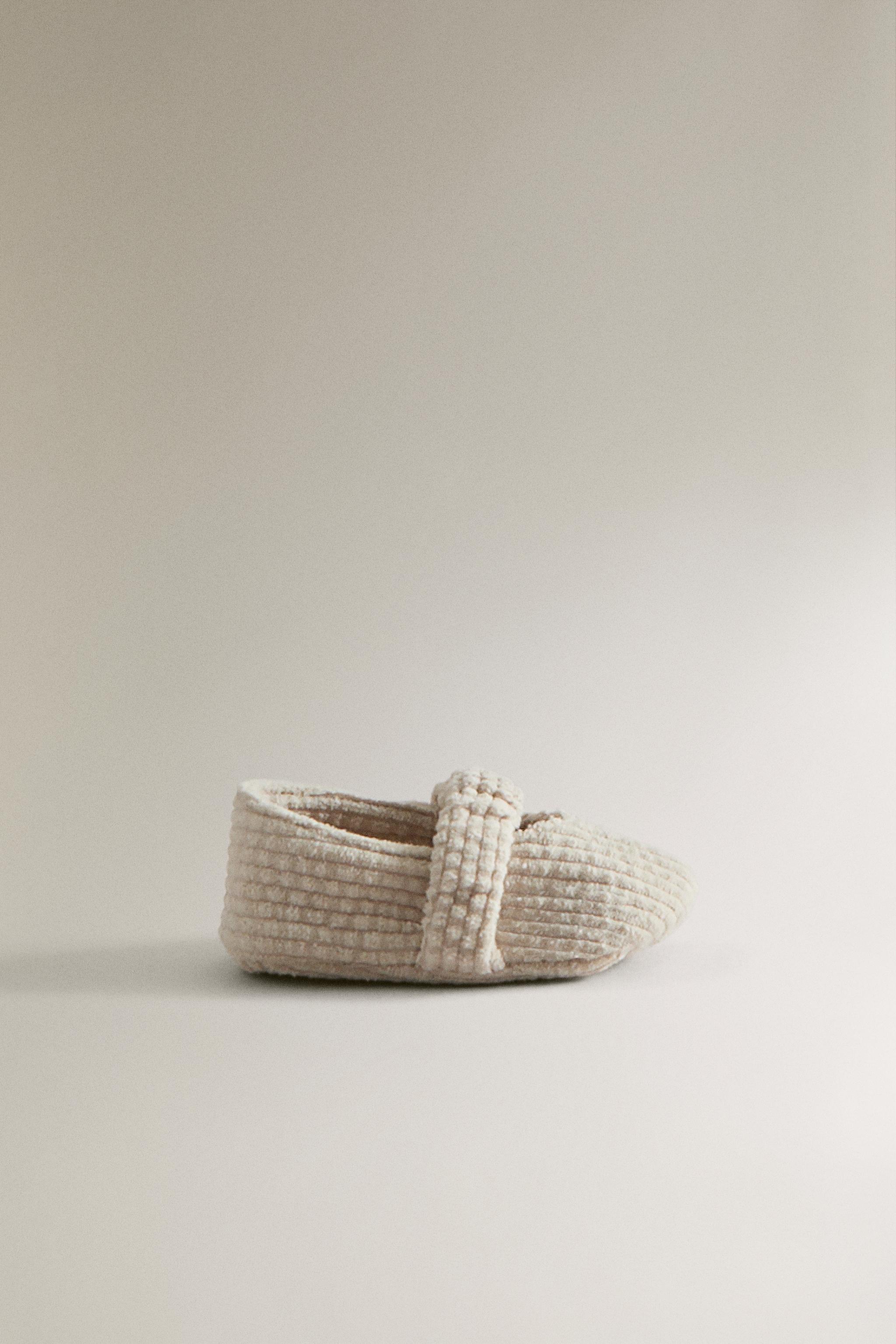 Детские ботинки Zara TEXTURED BALLET BOOTIES