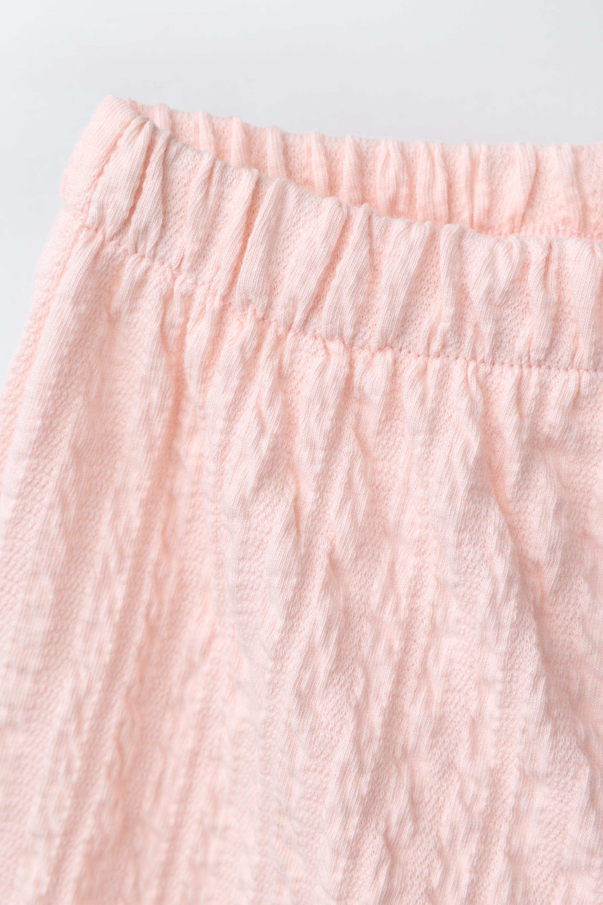 SHORT TEXTURÉ À FLEUR BRODÉE