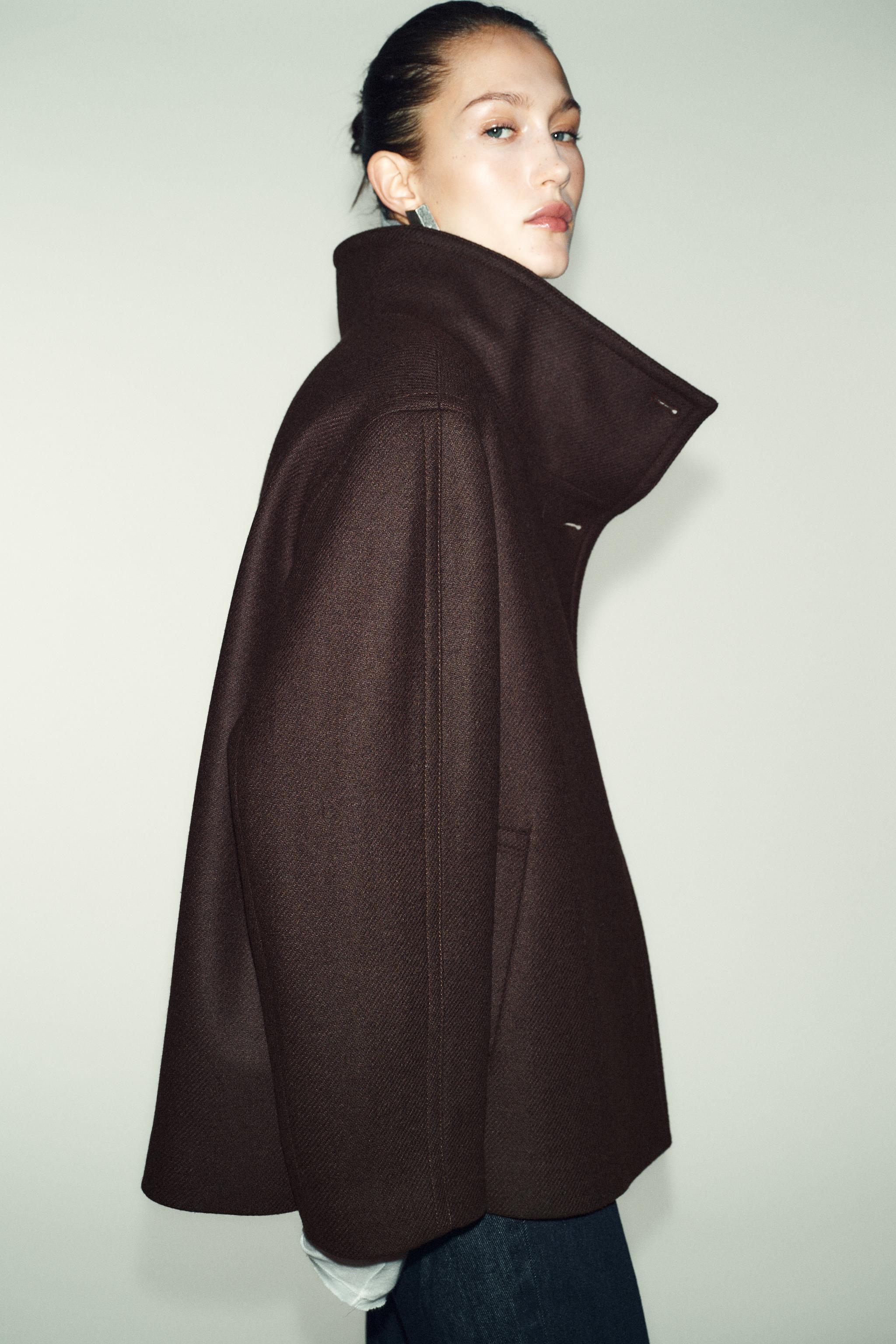 MANTEAU COURT AVEC LAINE ET COL MONTANT