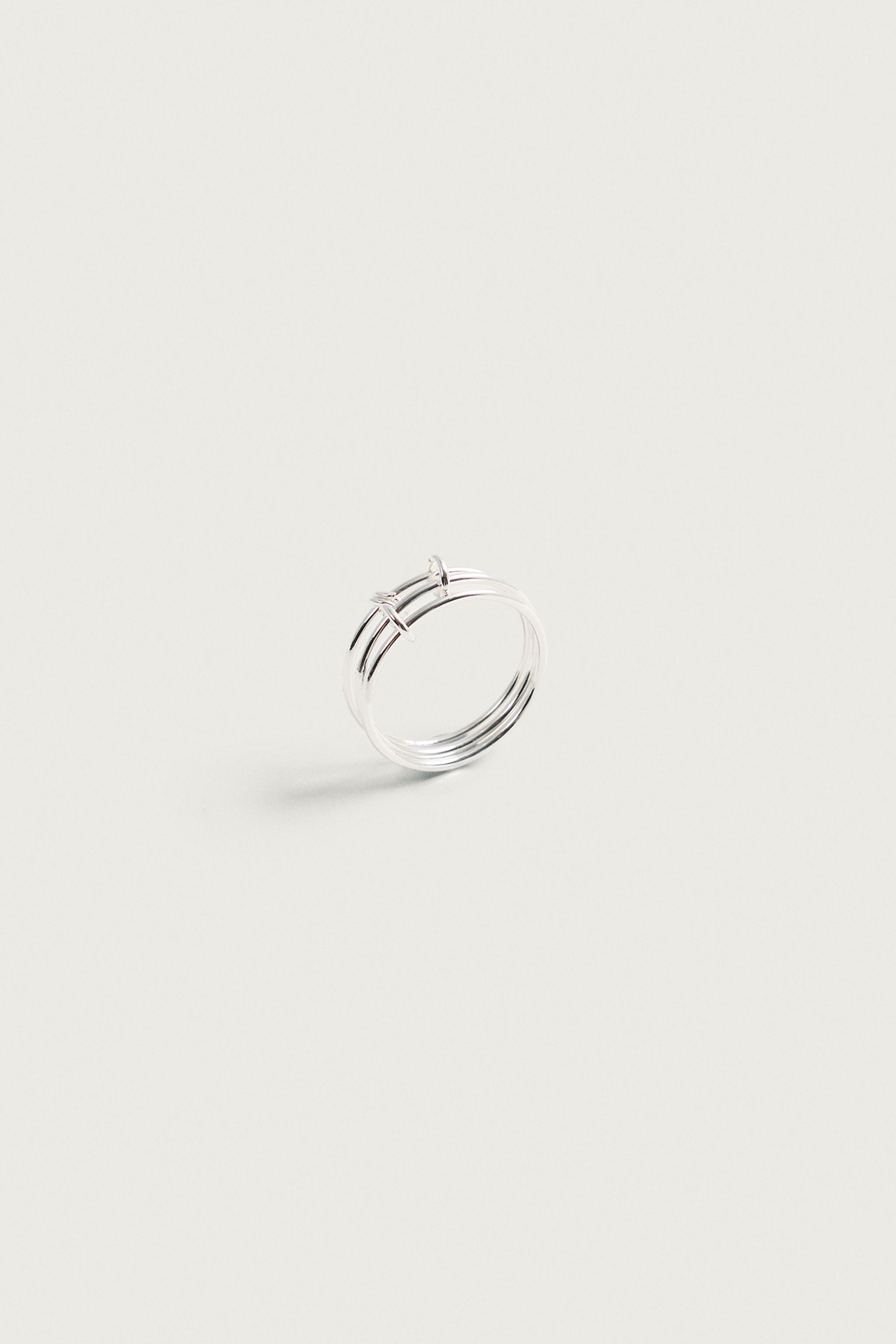 METALLIC STACKED EFFECT RING