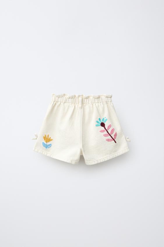 SHORT PAPERBAG BRODÉ - Écru de Zara - Image 1