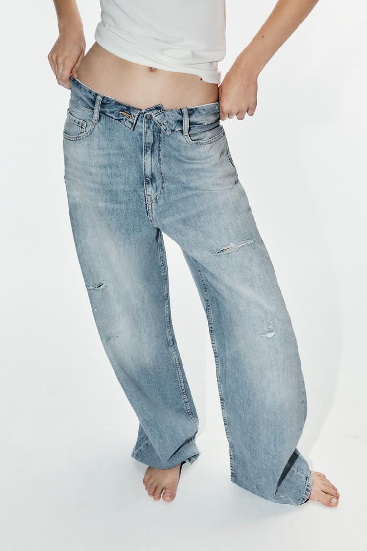 Jeans TRF de tiro medio con rotos y cintura doblada 2