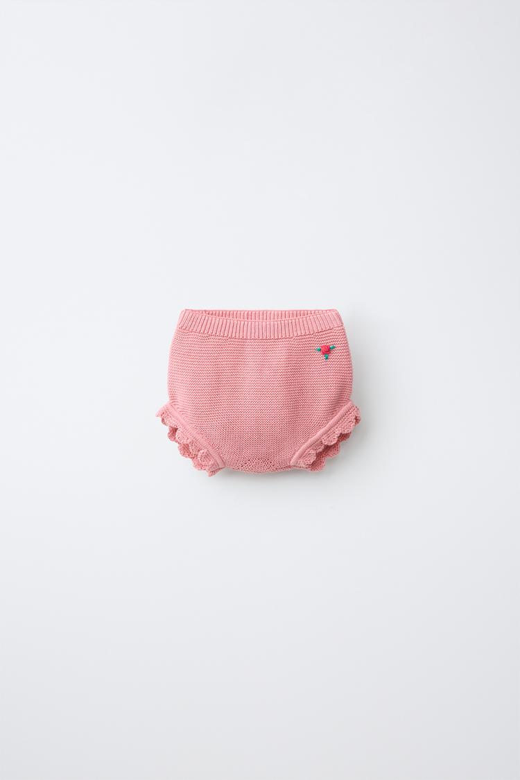 Braguita punto flor bordada y puntilla