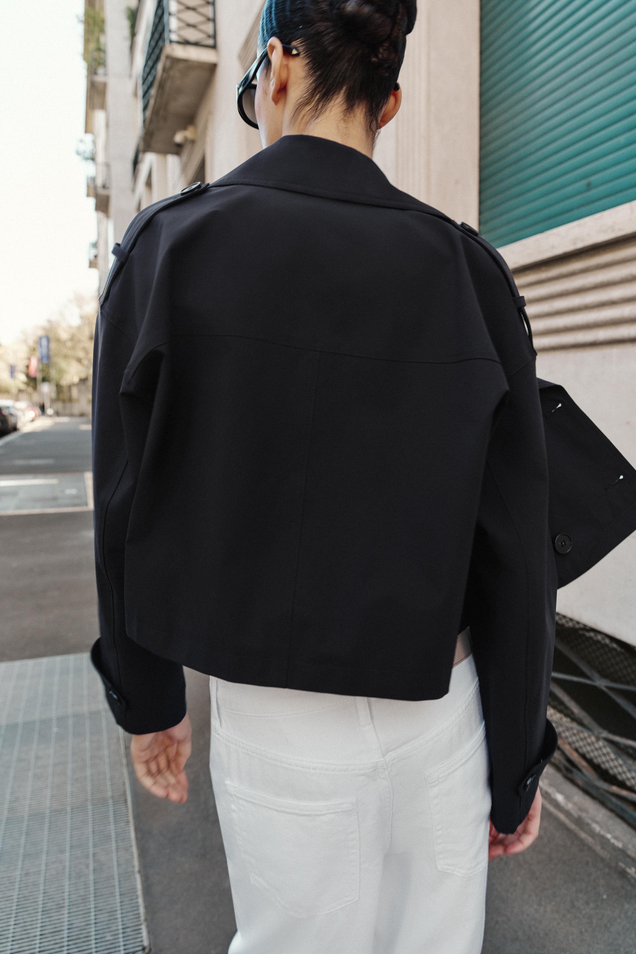 SHORT DOUBLE-BREASTED TRENCH COAT