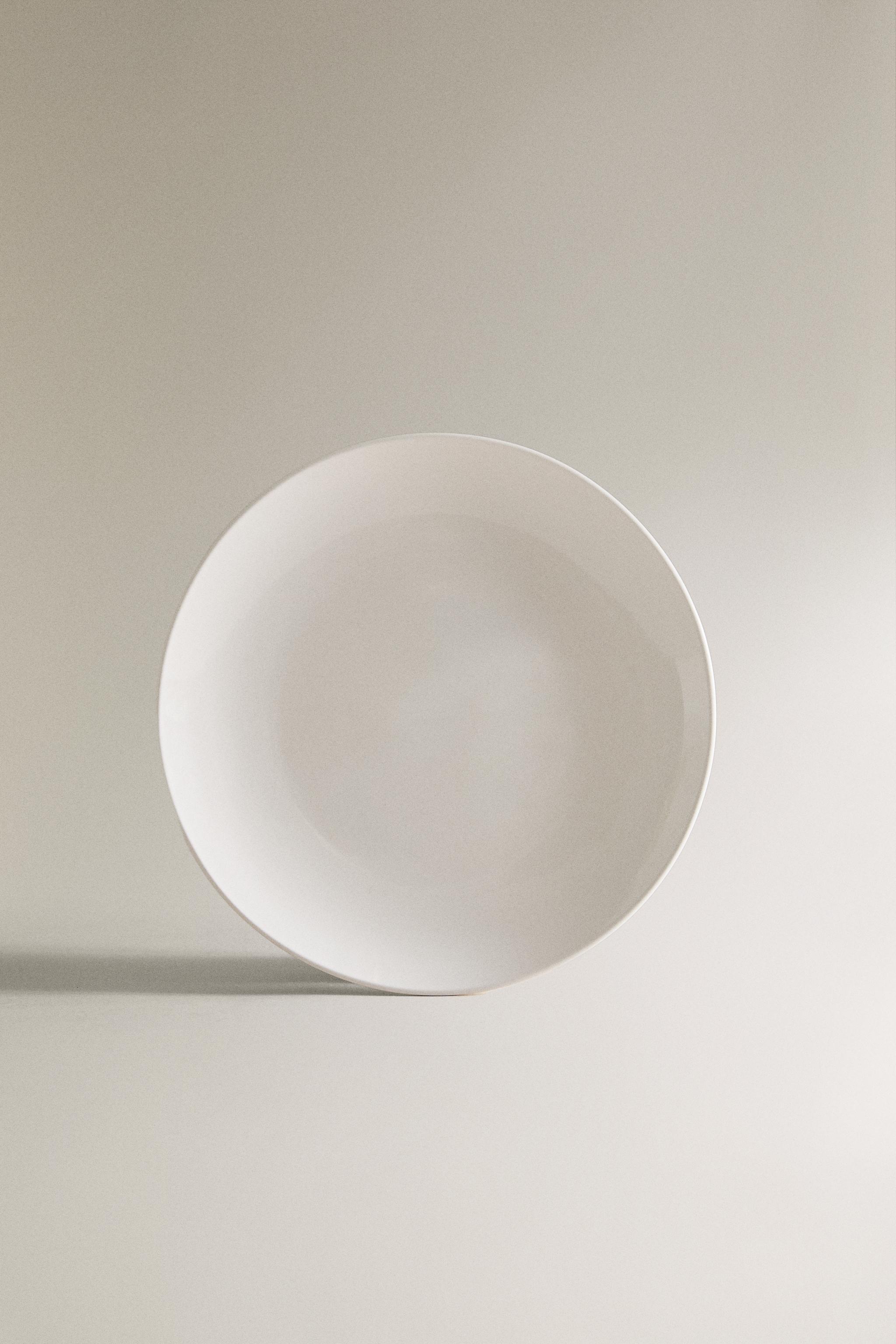 STONEWARE DINNER PLATE — White