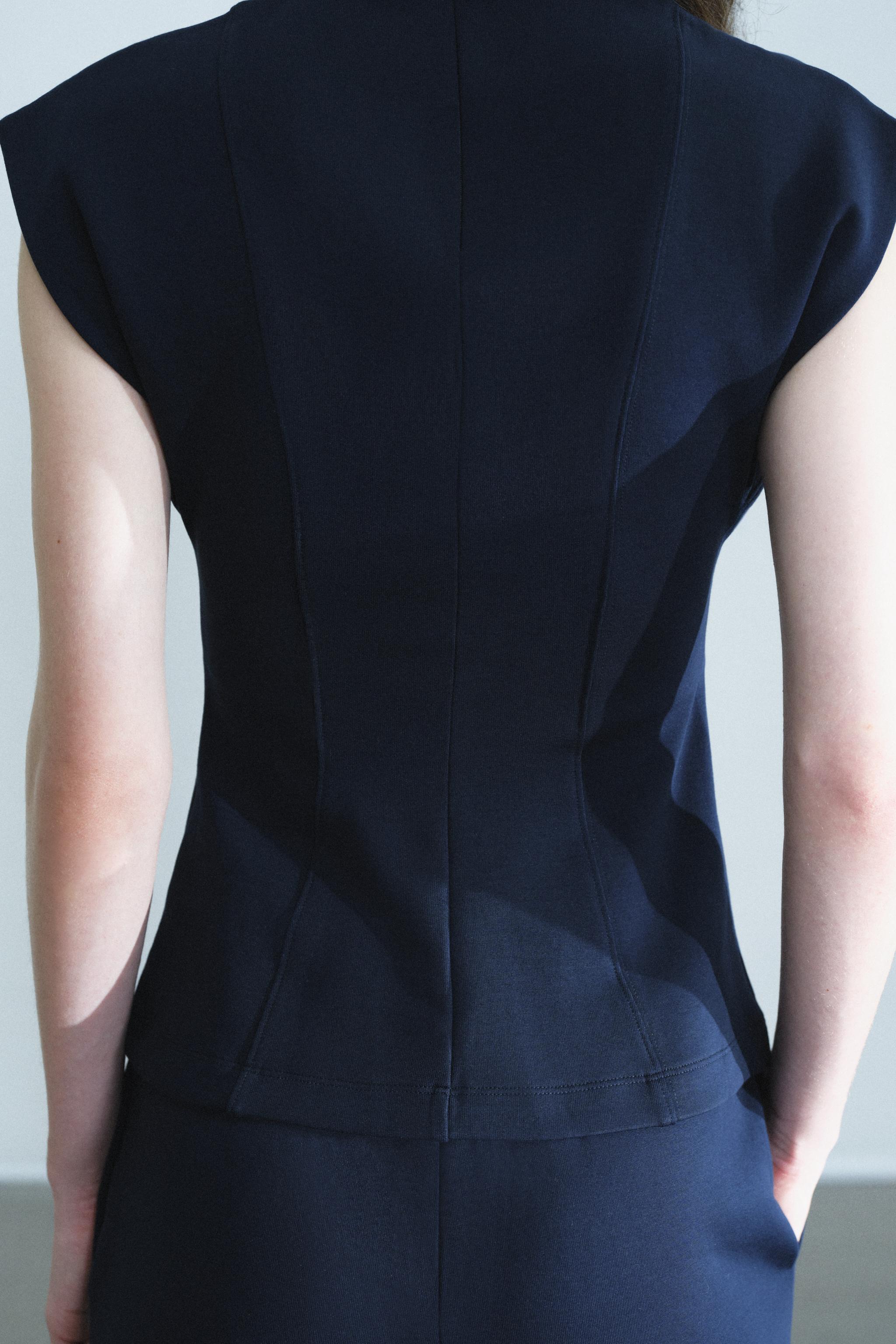 INTERLOCK MOCK-NECK TOP