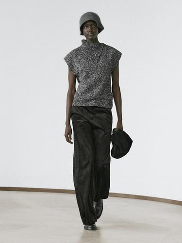 Zara Mouliné knit vest with collar detail - Black