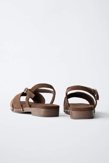 SABOTS EN CUIR À SEMELLE FINE - Marron de Zara - Image 4